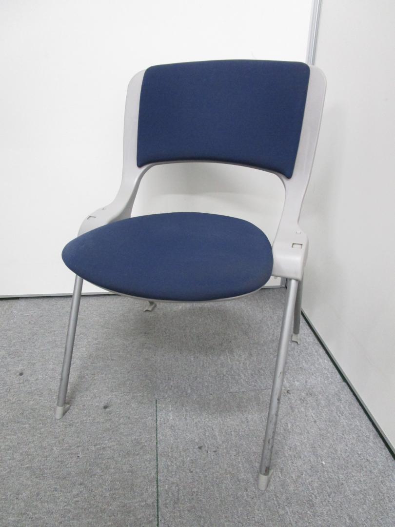 【４脚以上ご購入で１０％ＯＦＦ！！】【内田洋行製　スタッキングチェア】垂直に重ねられる収納上手なチェアです
                        ＭＸ-140
                                    中古
            