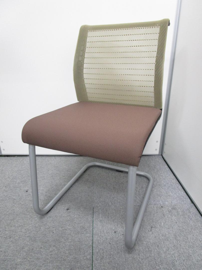 【４脚以上ご購入で１０％ＯＦＦ！！】【美品】【Steelcase製　Thinkシンクチェア】背：メッシュ　座：クッション　
                        Thinkシンク
                                    中古
            