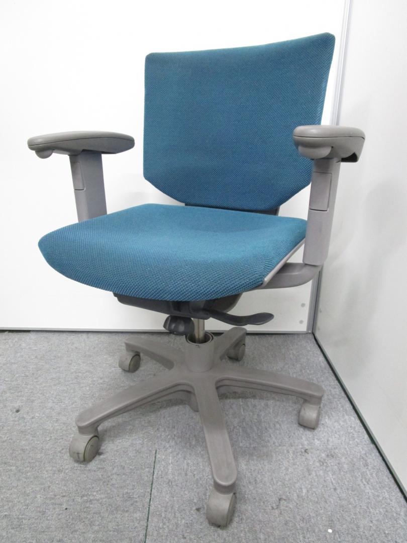 【イトーキ製　トリノチェア】■可動タイプ肘付■グレーシェル■生地：グリーン
                        トリノ
                                    中古
            