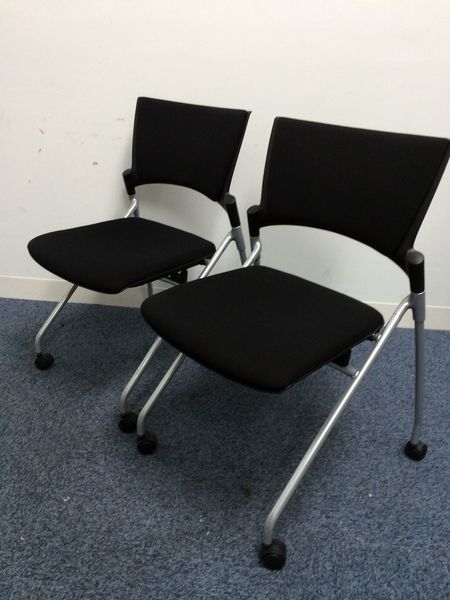 【1セット限定】横に収納可能なネスティングタイプ！！2脚セット商品！！
                        マノス
                                    中古
            