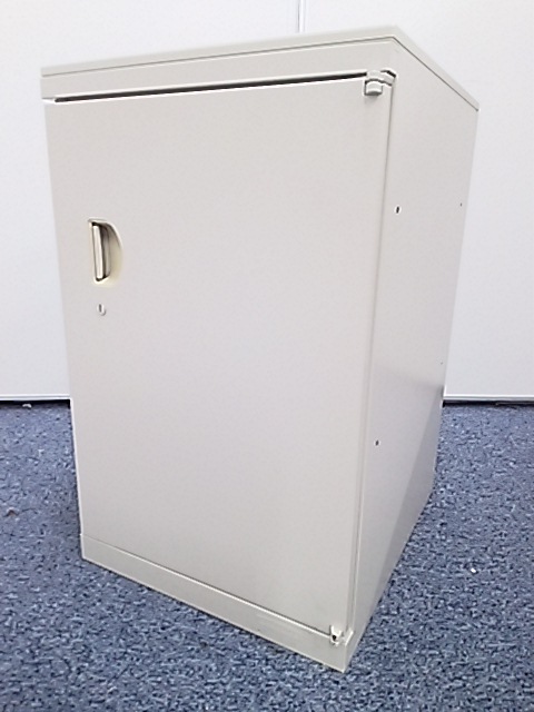 【ちょっとしたスペースに最適！】片開き書庫入荷！カギ完備！
                        SA
                                    中古
            