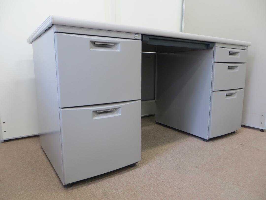 【丈夫！美品！】広さも収納もたっぷりなイトーキ製両袖机！
                        CZ
                                    中古
            