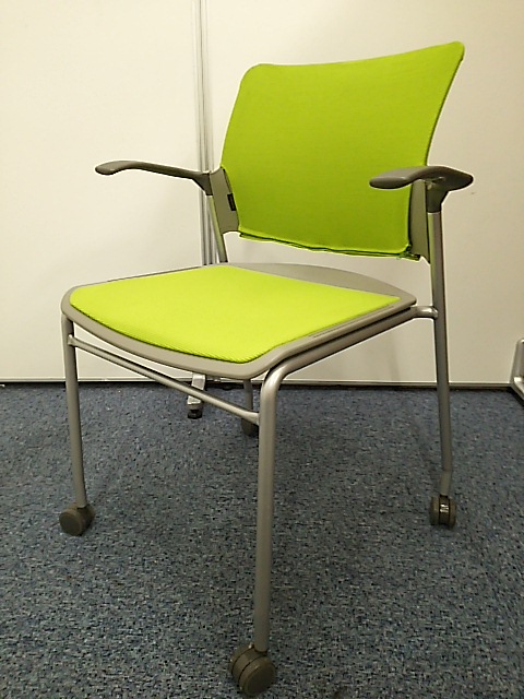 【1脚のみの特価！】キャスター付きで、どこにでも合うカラーです！
                        フォルマ
                                    中古
            