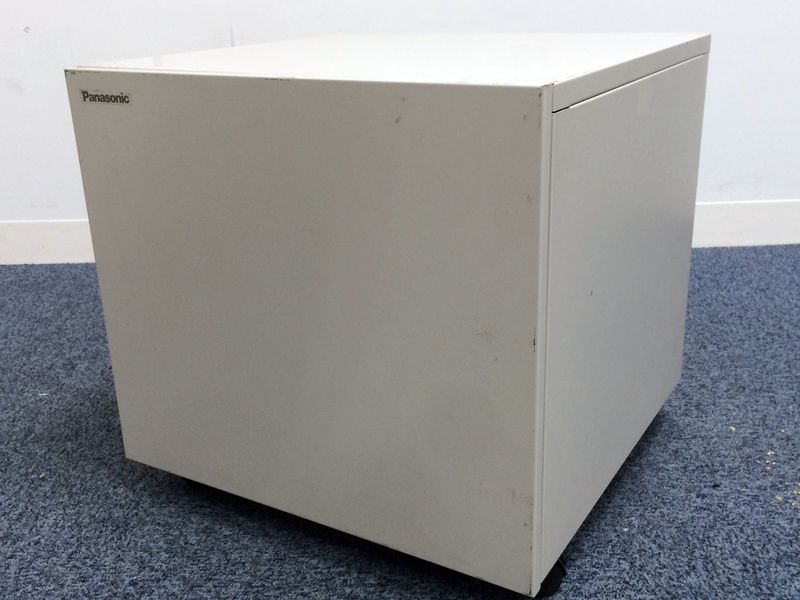 【3台入荷】キャスター付｜片開きドアタイプ｜棚板1枚付｜
                        
                                    中古
            