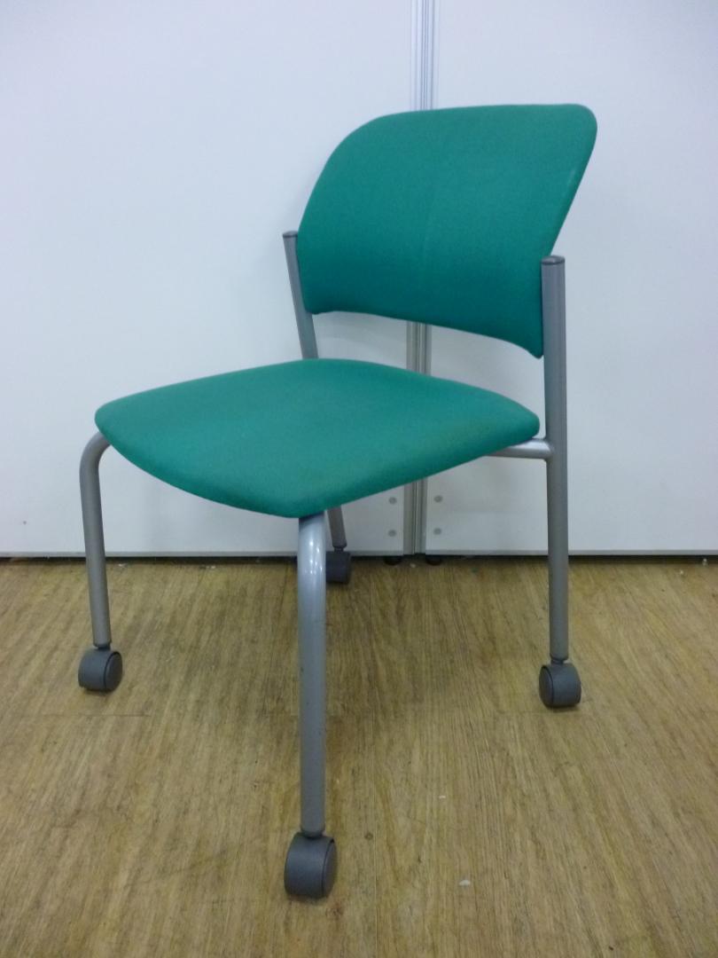 小休止にぴったり!!キャスター付いてます！
                        
                                    中古
            