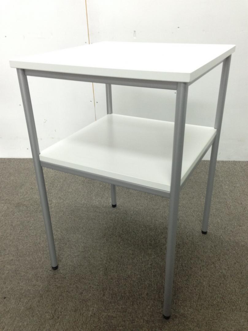 【ホワイトの綺麗なプリンター台】【オフィスの小物置きにもご活用ください】
                        
                                    中古
            