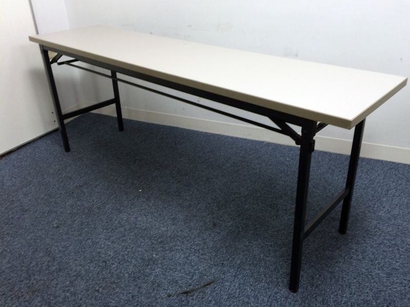 【簡易テーブル】折り畳み式｜人気の天板ホワイト｜マルチに活躍
                        
                                    中古
            