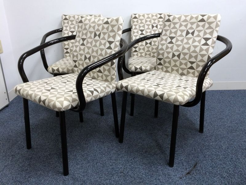 【セット商品】【4脚1セット】デザイナーズ家具入荷しました！！お洒落な模様！
                        
                                    中古
            