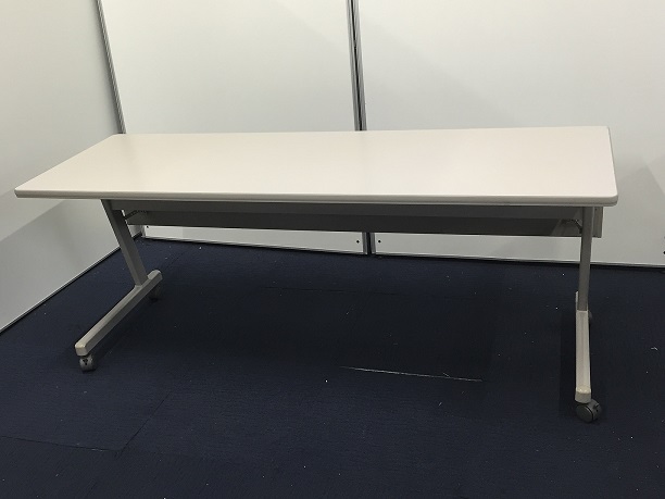 【20％OFF】W1800×D600|幕板付｜サイドスタックテーブル｜ニューグレー【コクヨ】
                        
                                    中古
            