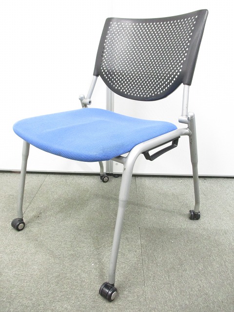【人気スタッキングチェア】オカムラ製の人気シリーズ！重ねて収納可能で会議室や多目的室にピッタリ！
                        プロスタック
                                    中古
            
