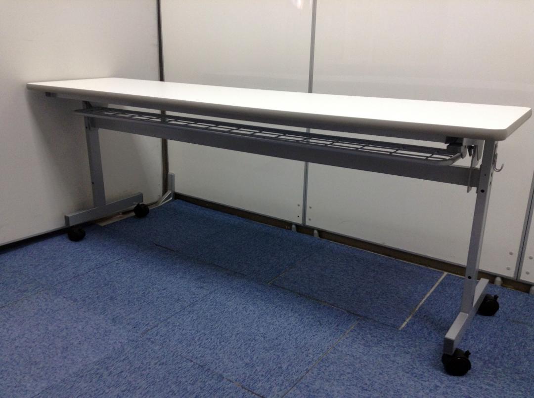 【アウトレット：全国配送費無料】人気のサイドスタックテーブルがこの価格！
                        
                                    新品
            