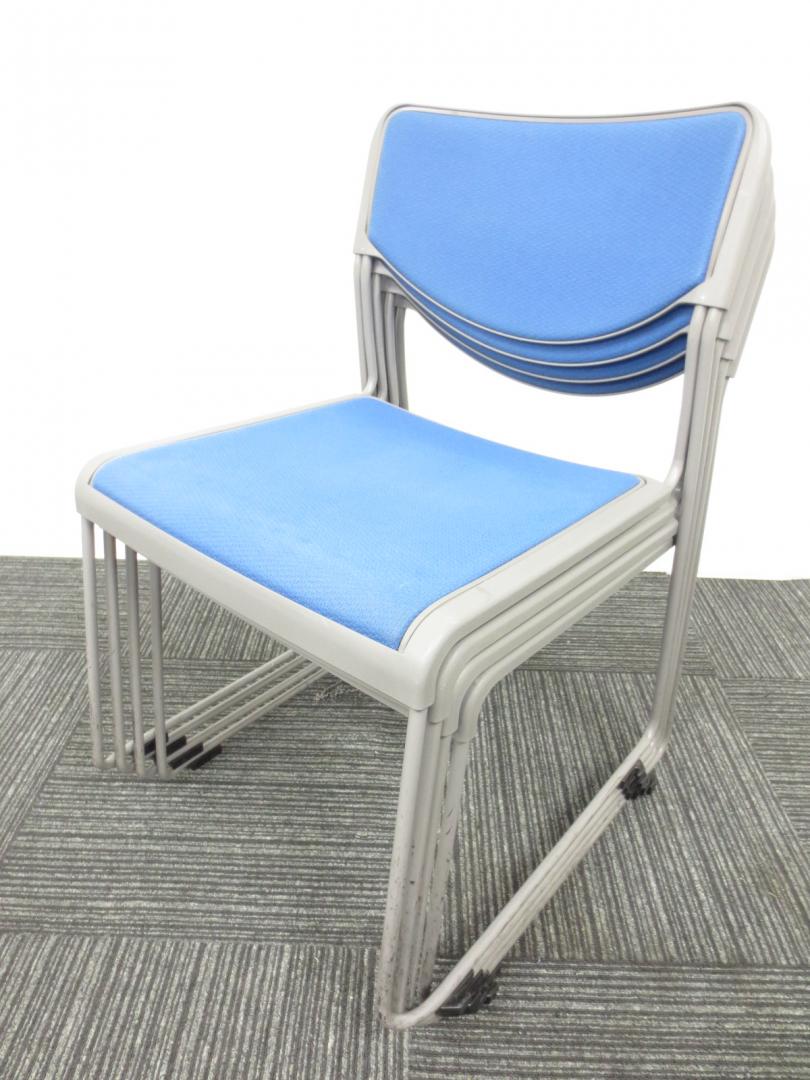 【専門業者によりクリーニング済み】【会議用チェア4脚セット商品！】上に重ねられるスタックチェア入荷！【人気のブルー】【スタッキングタイプ】 
                        
                                    中古
            