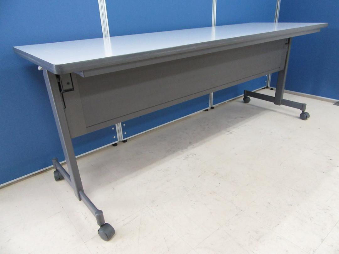 [4台入荷!!]コクヨ(KOKUYO) サイドスタックテーブル 幅1800mm 奥行600mm■会議室・セミナー等で大活躍!!
                        
                                    中古
            