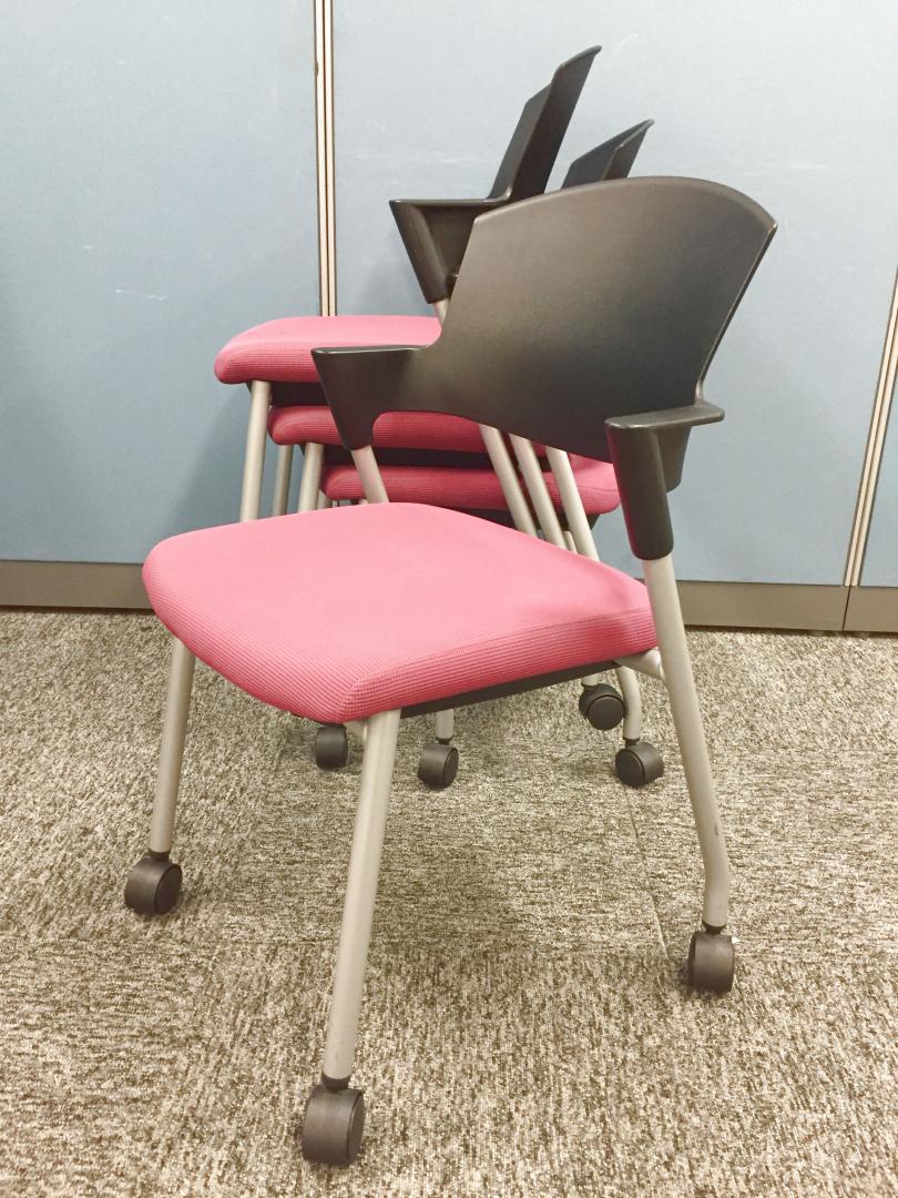 【4脚セット】スタッキングチェア｜コクヨ｜プロッティ｜キャスター付
                        プロッティ
                                    中古
            