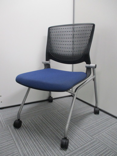 オカムラ製の人気ミーティングチェアグラータです。樹脂メッシュで快適。2脚限定で特価！
                        グラータ
                                    中古
            