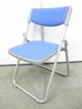 【樹脂化工の折り畳みチェア】オカムラ製の折り畳み椅子！樹脂タイプなのでパイプ椅子よりさらに軽いです！