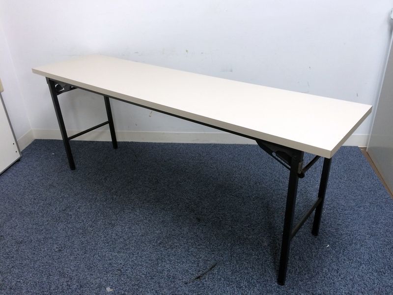 【5台入荷】便利な折畳タイプのミーティングテーブル　
                        KT-30
                                    中古
            