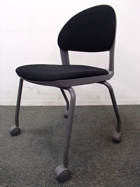 【4脚入荷】コクヨ製｜スタッキングチェア｜重ねて収納出来ます！
                        
                                    中古
            