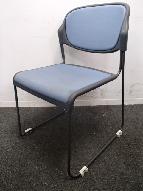 【8脚入荷】スタッキングチェア｜ブルー色｜軽くて扱いやすい！
                        
                                    中古
            