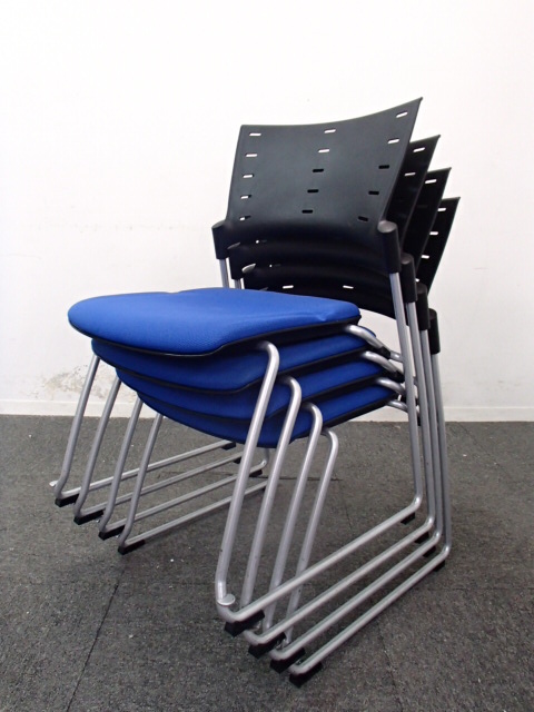 【4脚セット販売】イトーキ製｜マノスシリーズ｜ブルー色｜セットでお買い得です！
                        マノス
                                    中古
            