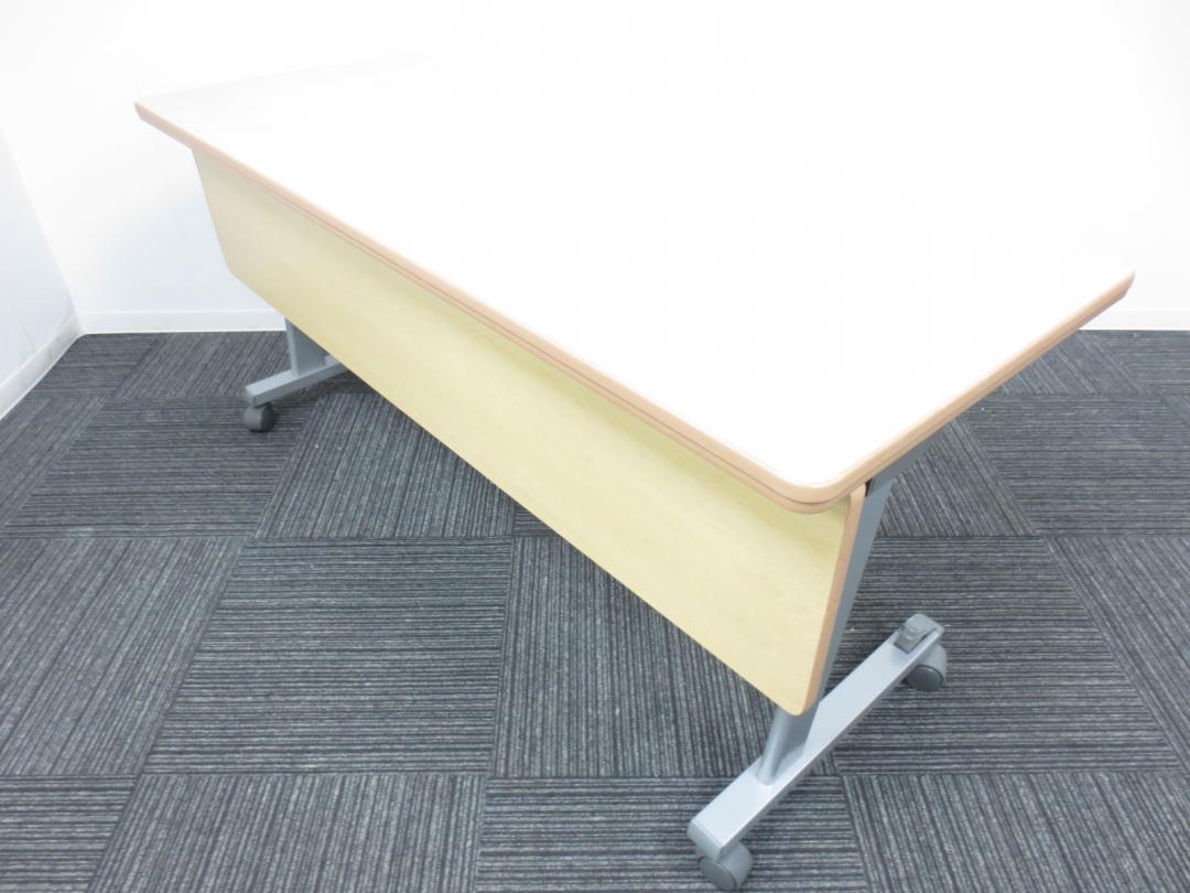 【状態良好】【ロットで入荷】サイドスタックテーブル【会議用 作業台 セミナー用 様々な場面で活躍します！】

                        
                                    中古
            