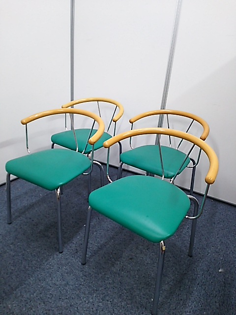 3セット限定！セットで大変お求めやすくなっています！集会所などにオススメ！
                        
                                    中古
            