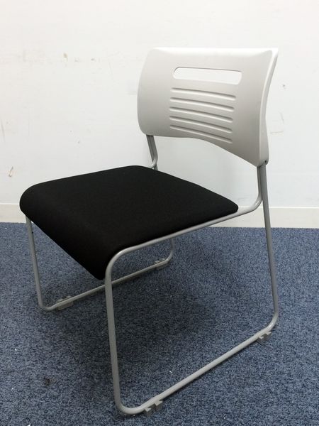 【新品】井上金庫製　　重ねて置けるので場所もとりません！！
                        
                                    新品
            