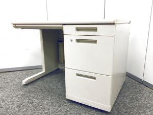 ※引出し3段目鍵閉まらない【2台限定】カタログ現行品です!横一線の配線収納で、デスク錠も綺麗に整理整頓!