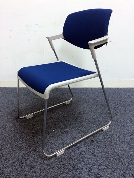 【1脚残り】カタログ現行品を特別価格にてご提供！！
                        サティオ
                                    中古
            