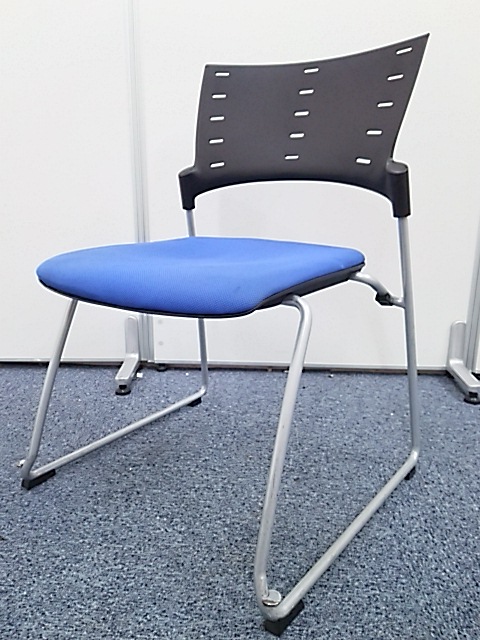 【重ねて収納可能！】イトーキ製でつくりも丈夫！デザインも良し！
                        マノス
                                    中古
            