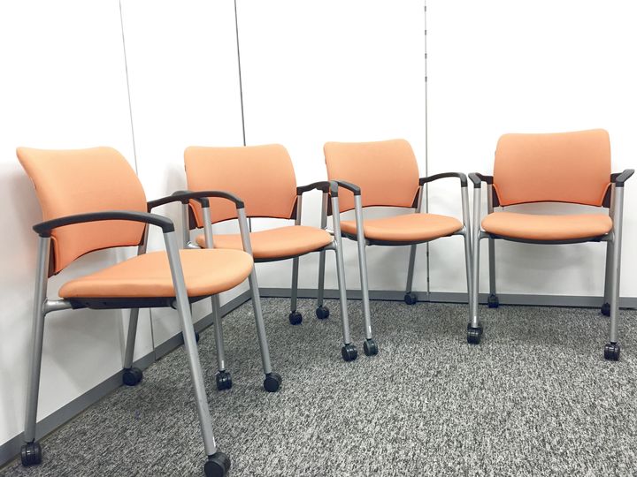 【4脚1セット価格】キャスター付｜肘付/重ね合わせ可能な商材です！【全国配送】
                        
                                    中古
            