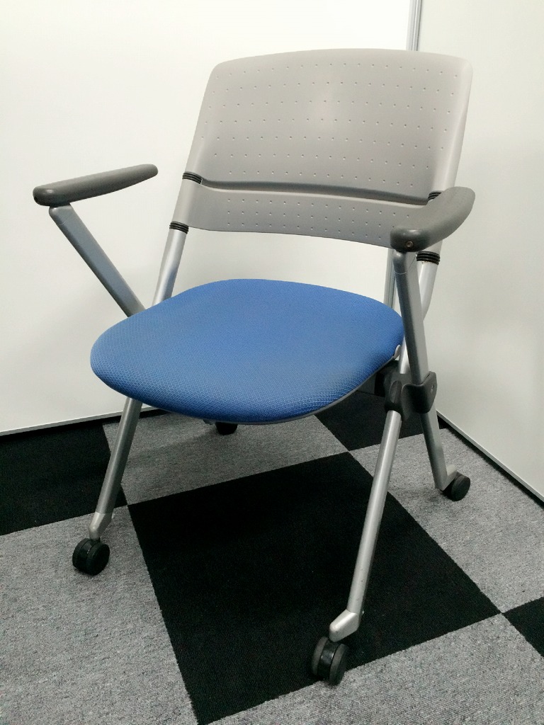 【今なら20脚揃います！】～■オカムラ製　■リータⅡ　■キャスター付き【重ねられるので場所を取りません】～
                        リータⅡ
                                    中古
            