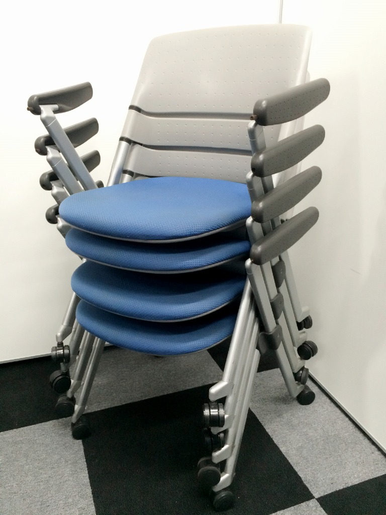 【セットでお得！】\16,000⇒\14,000■２種類の収納方法が御座います！■ミーティング、会議室におすすめ
                        リータⅡ
                                    中古
            