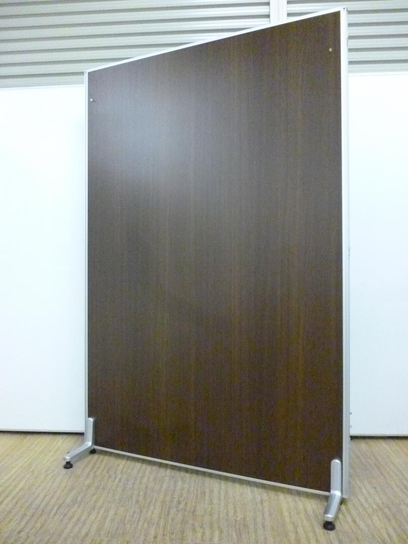 座面を跳ね上げ平行収納！|情熱のレッドカラー＆グッドデザインでオフィスの活気UP！
                        
                                    中古
            