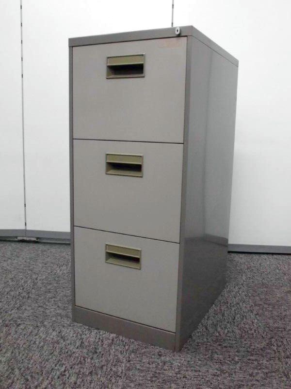 コクヨ製3段ファイルキャビネット！　書類整理のオトモに！
                        
                                    中古
            