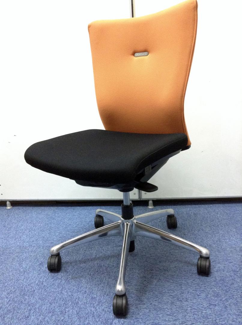 【処分50%OFF】【高機能チェア】選んで間違いはないチェア！この機会に是非！
                        フィーゴ
                                    中古
            