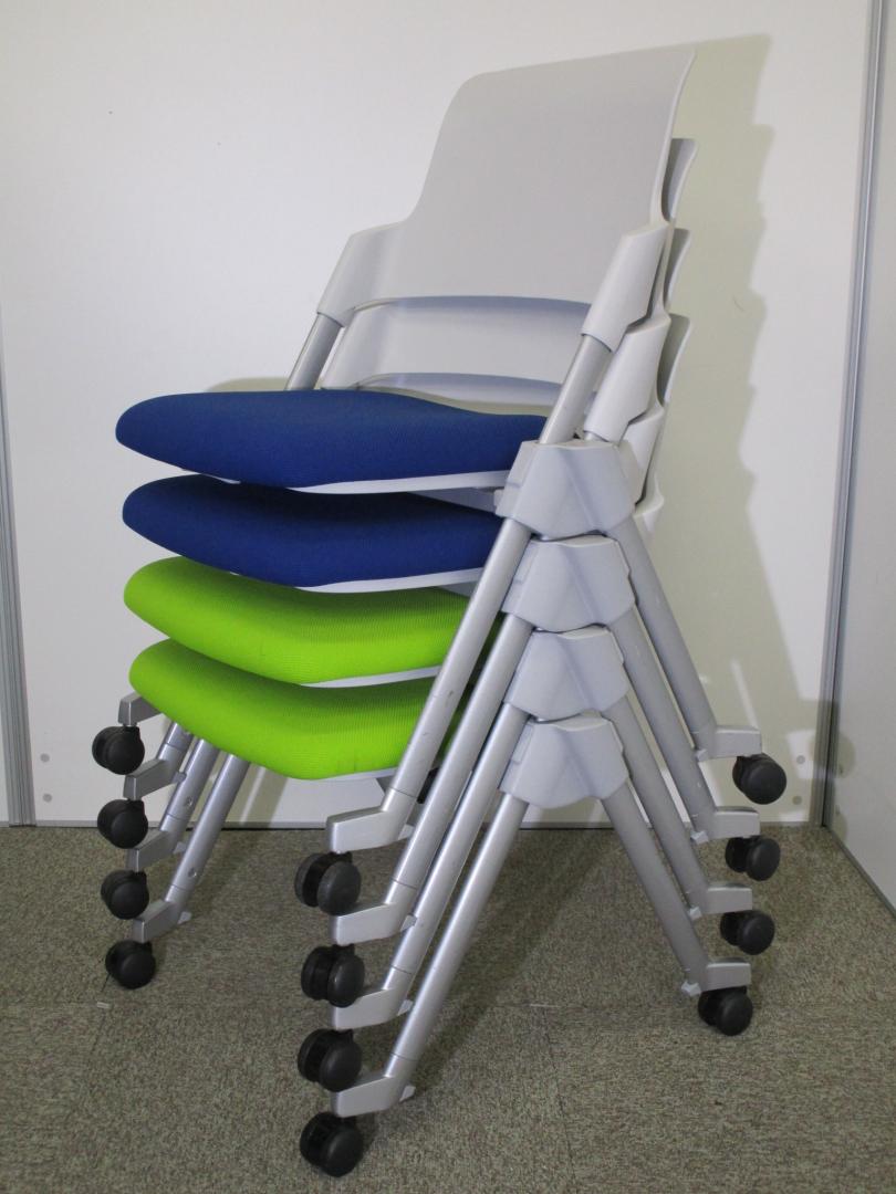 【セット商品】ブルー×グリーン■コクヨ製アンフィ■４脚セット！２通りのスタック方法を兼ね備えた効率性に優れたミーティングチェア！
                        アンフィ
                                    中古
            