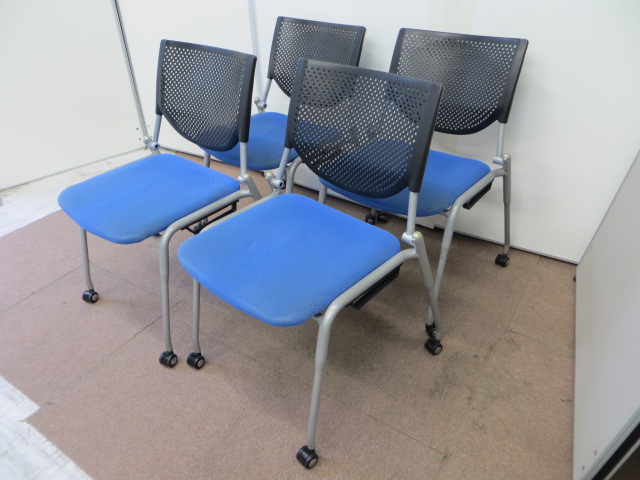 【4脚セット】重ねて収納　スペースを取らないオカムラ製スタッキングチェア【中古オフィス家具】
                        プロスタック
                                    中古
            