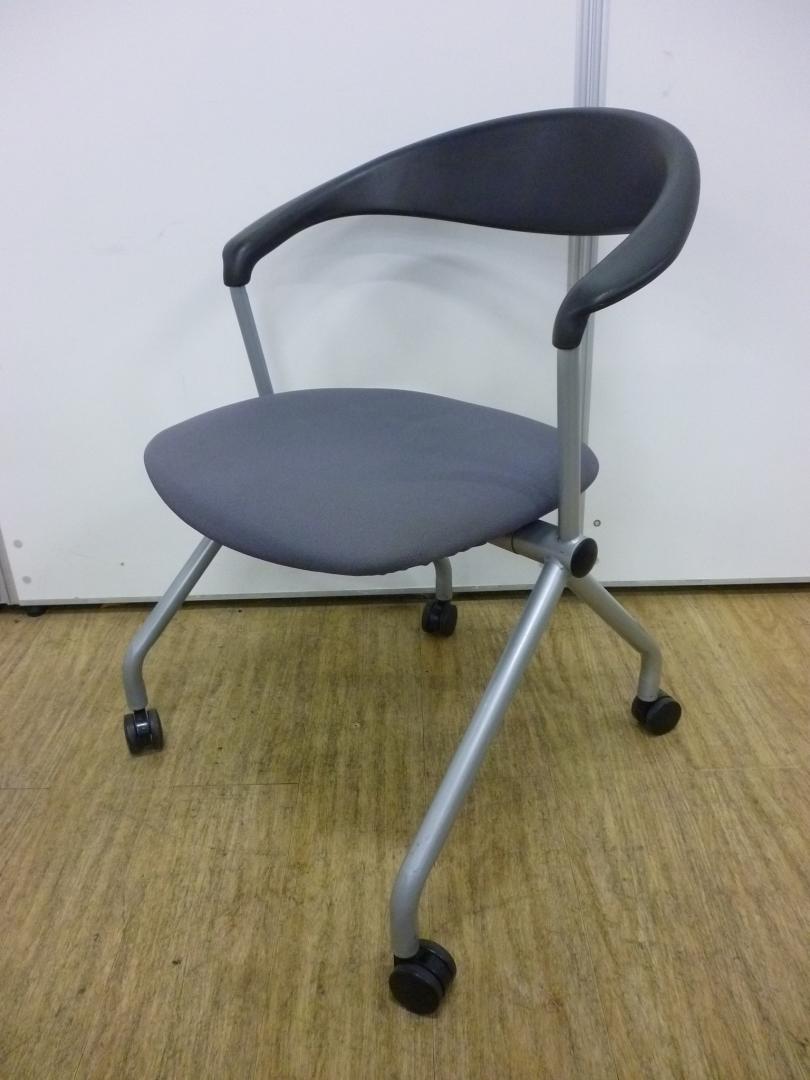 デザイン性◎のラウンドバック!!ネスティング収納可能
                        FM-290
                                    中古
            