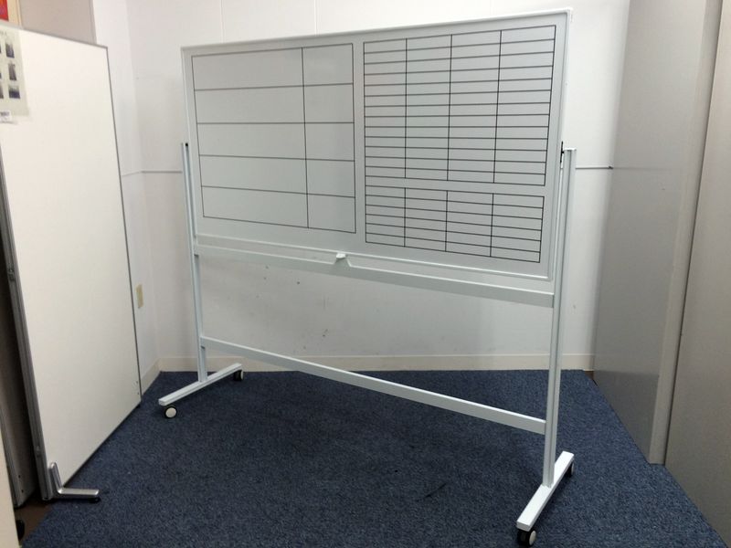 【1台入荷】両面自立式のホワイトボード！！　幅1800のワイドタイプ
                        
                                    中古
            