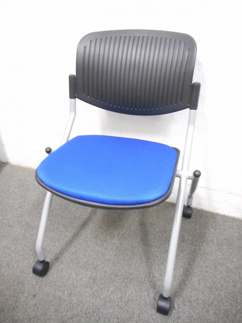 ★新品！！★ネスティングチェア展示品入荷致しました。　★【試座できます！】★ご希望の数揃います。
                        
                                    新品
            