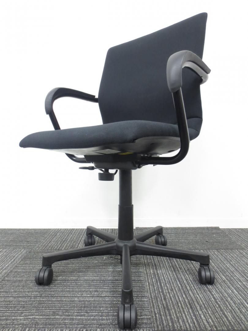 中古】プロテジェチェア Steelcase/スチールケース 肘無ローバックチェア 173109 - 中古オフィス家具ならオフィスバスターズ