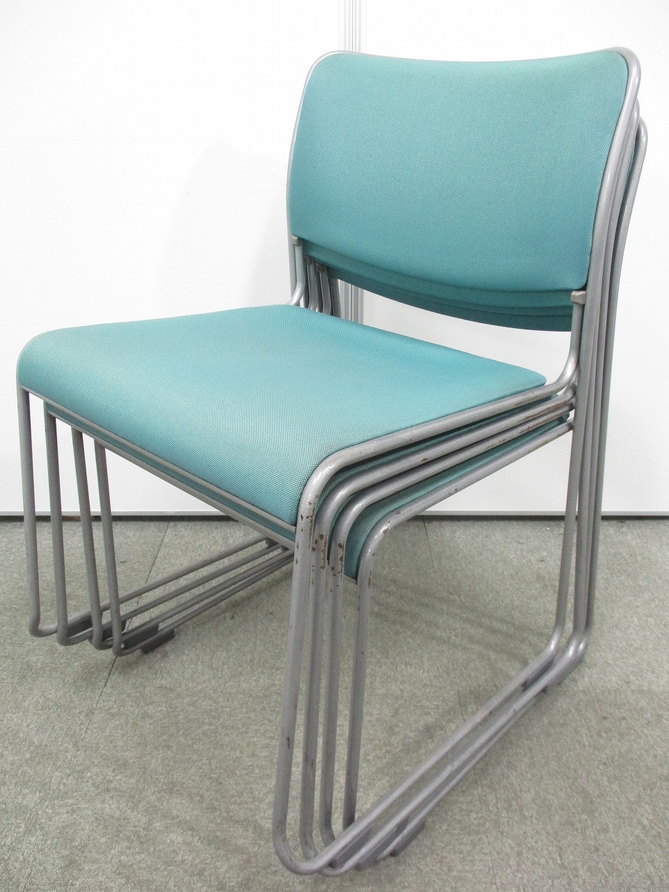 【4脚セット商品】ミーティングチェアがセット価格で1脚2250円！コストを抑えたいならコレ！
                        
                                    中古
            