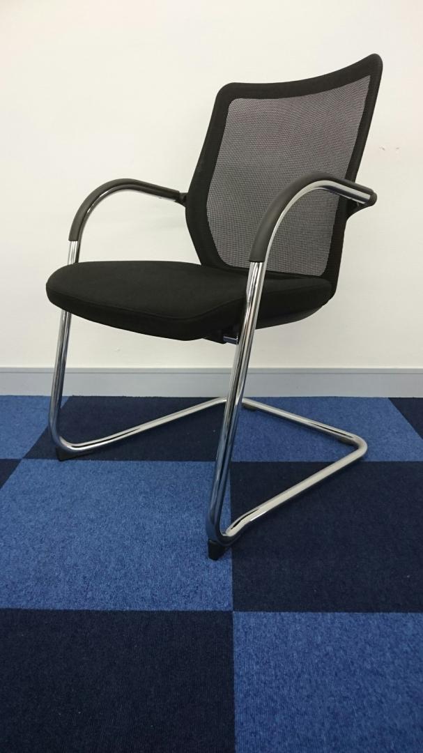 【KS】【松戸・柏店オープン！】【4脚セット】通常40,000万円→36,000円！お買い得　高級ミーティングチェア
                        
                                    中古
            