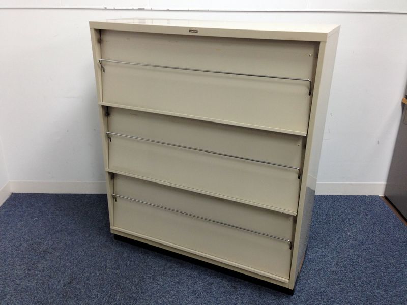 【特別価格】【限定１台】雑誌架入荷しました！！！
                        
                                    中古
            