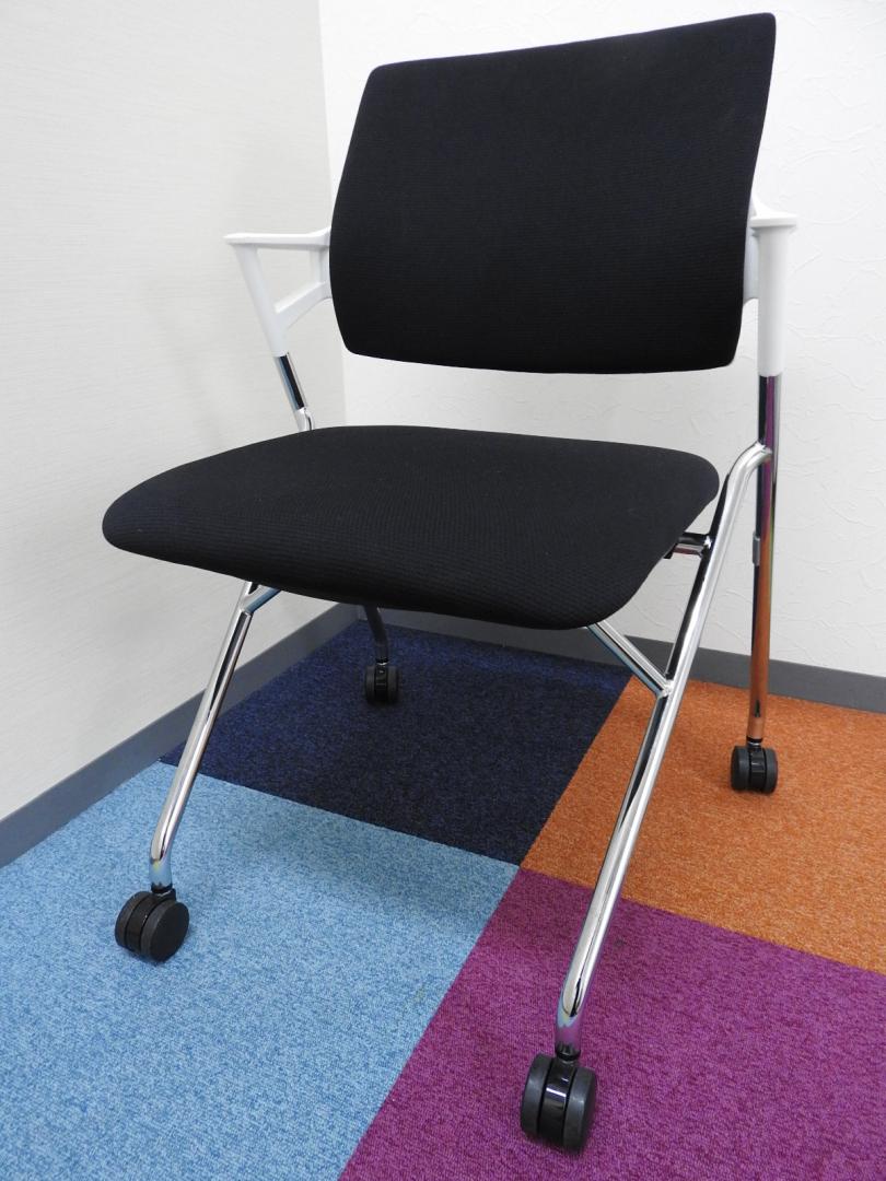 1脚限定！■高級スタックチェア【背もたれ固めでしっかりした座り心地】【RP】
                        ピエガ
                                    中古
            