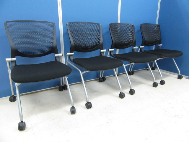 [お得な4脚セット!!]岡村製作所製 グラータチェア 4脚セット■デザイン性・座り心地ともに人気の即売れチェア!![ネスタブル]
                        グラータ
                                    中古
            