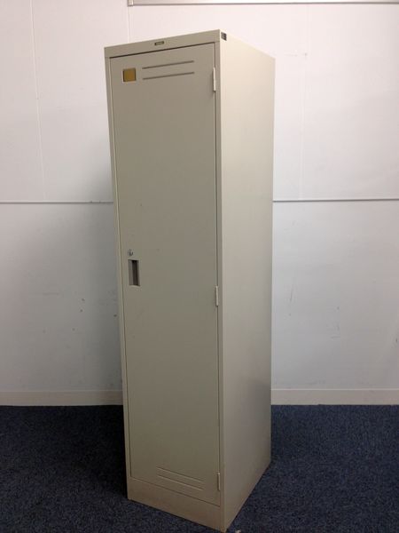 【1台入荷】ワイドタイプの大容量1人用ロッカー　掃除用具入れにも
                        
                                    中古
            