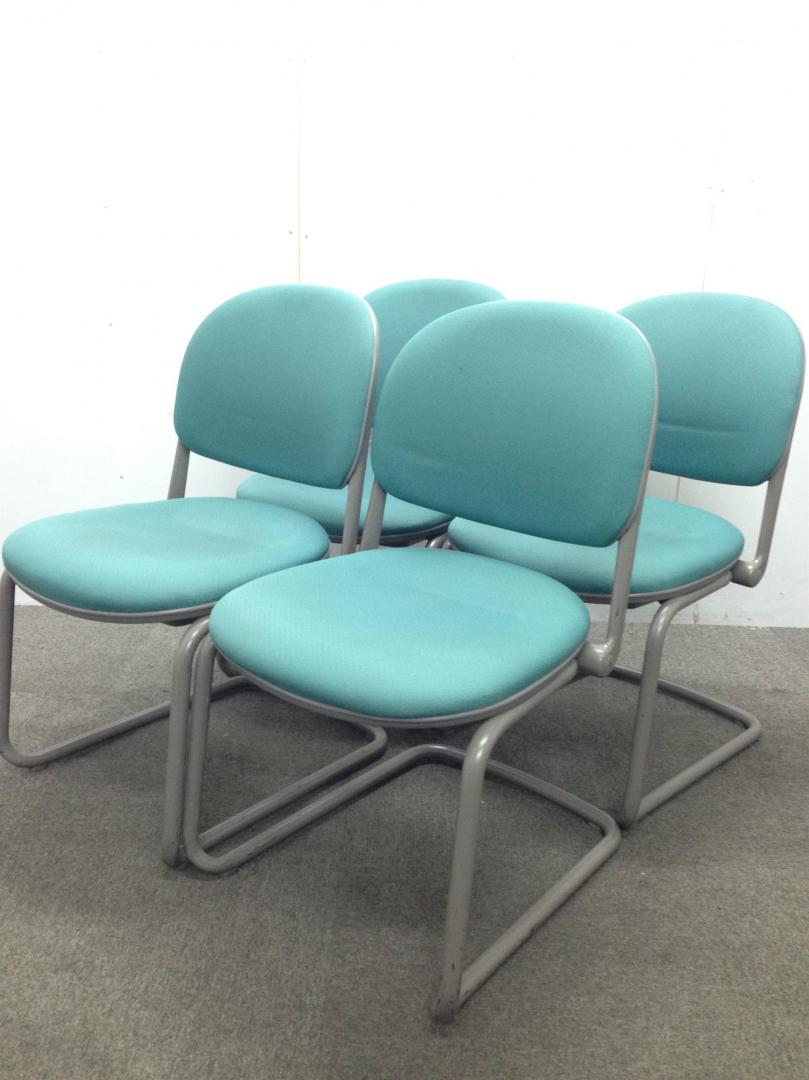 【オカムラ製スタッキングチェア】【４脚セット】
                        
                                    中古
            