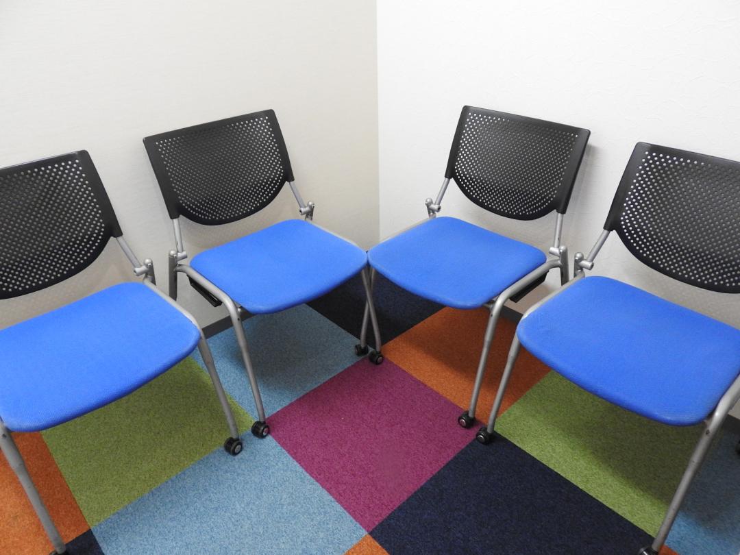 セットで安く！人気のスタッキングチェア4脚セット！【RP】
                        プロスタック
                                    中古
            